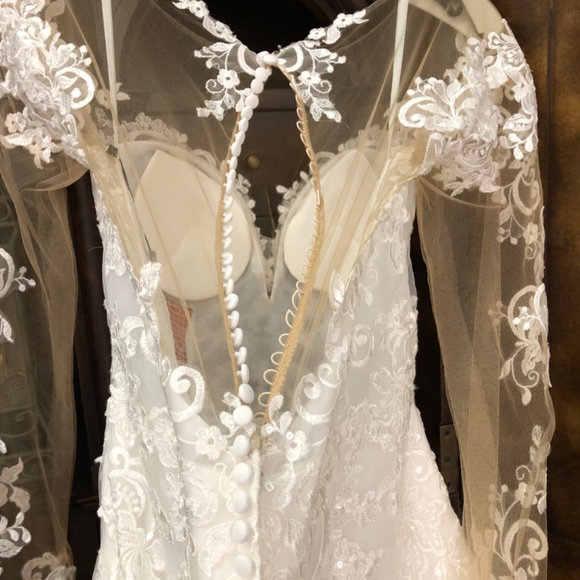 Wedding Dress - Picture 3 of 7